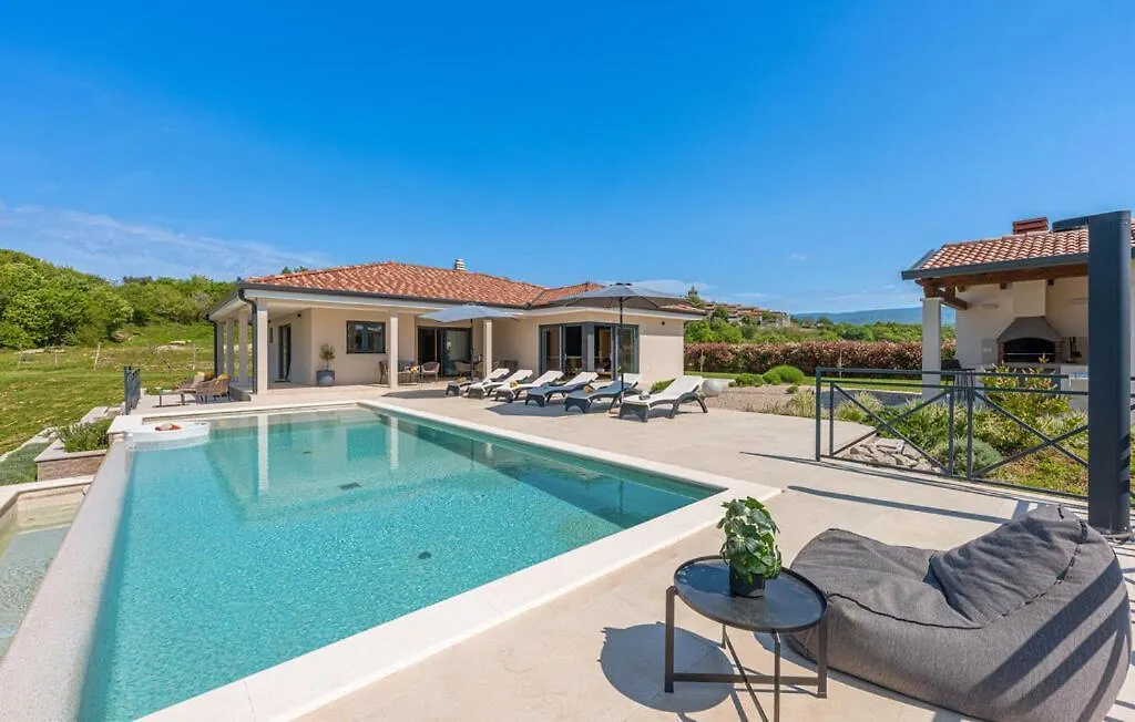 Villa Green Forest With Wellness And Heated Salty Pool Hum
