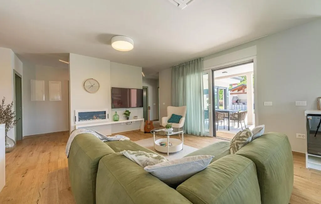 Villa Green Forest With Wellness And Heated Salty Pool Hum
