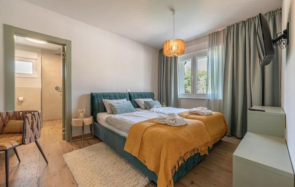Villa Green Forest With Wellness And Heated Salty Pool Hum