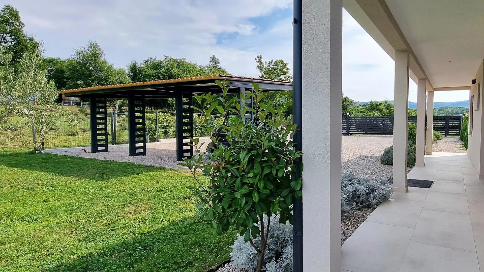 Villa Green Forest With Wellness And Heated Salty Pool Hum 0*,  Croatia
