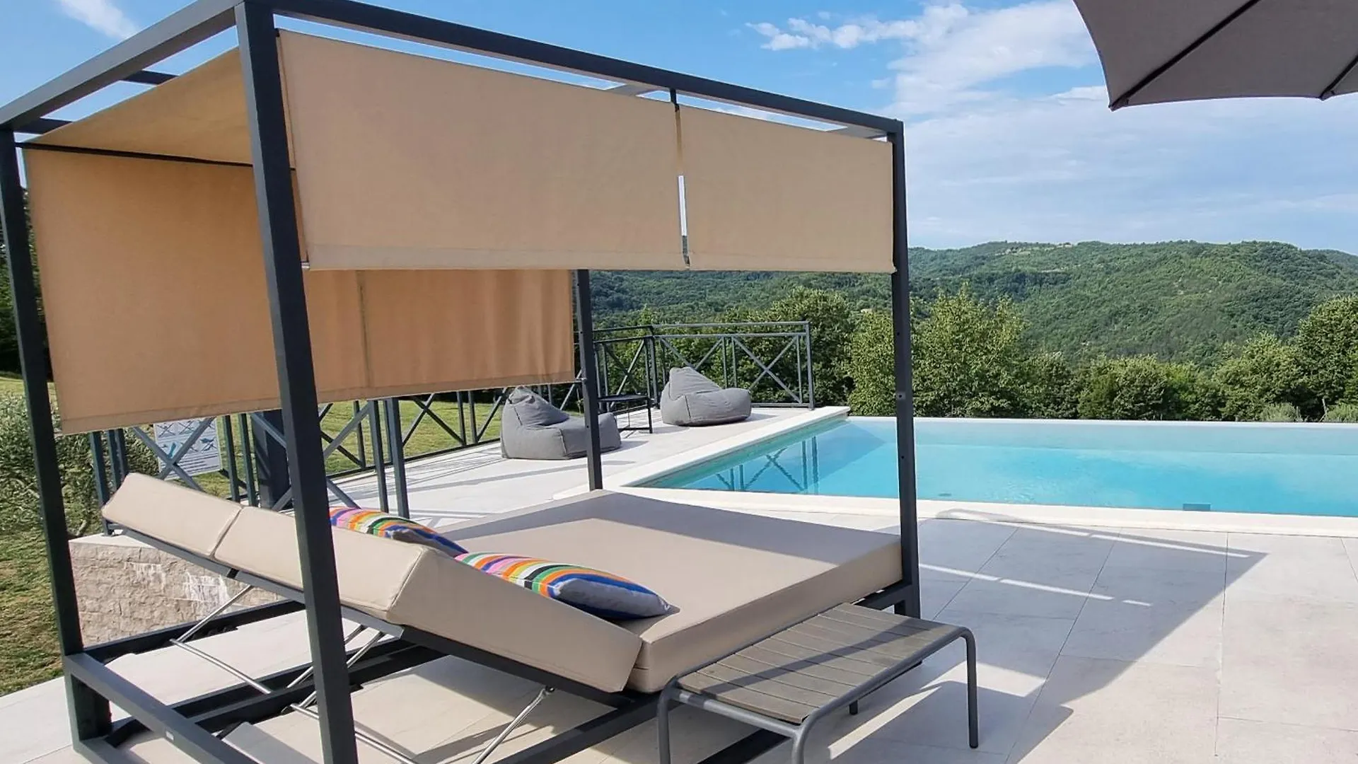 Villa Green Forest With Wellness And Heated Salty Pool Hum