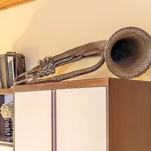Gostinjska kuća Nela, Hum